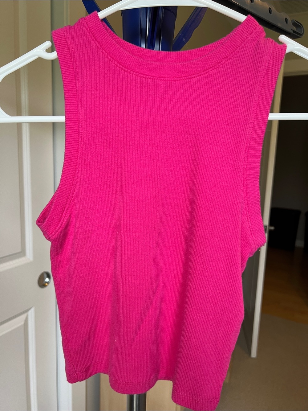 Hollister Ribbed Crop Tank Top in Vibrant Pink